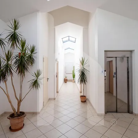 Apartman Homiday - Rendez Vous 2 *