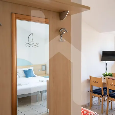 Apartman Homiday - Rendez Vous 2 Pineto