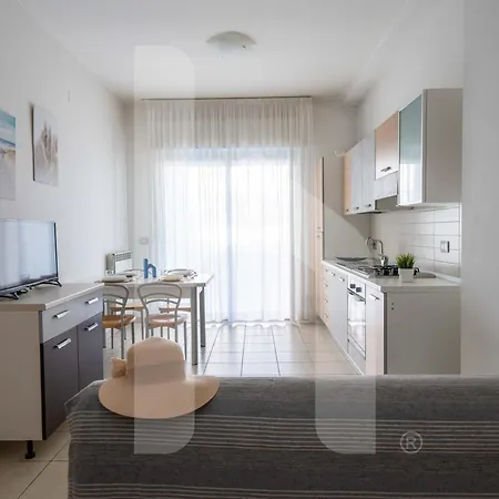 Apartman Homiday - Rendez Vous 2 *