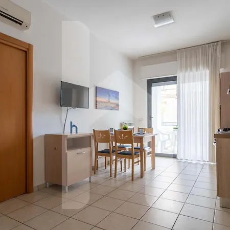Apartman Homiday - Rendez Vous 2 *
